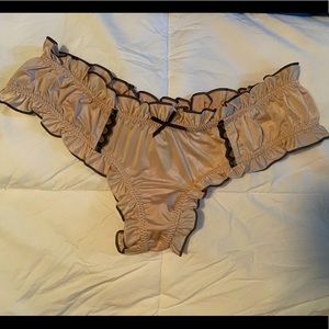 Victoria’s Secret Tan Thong